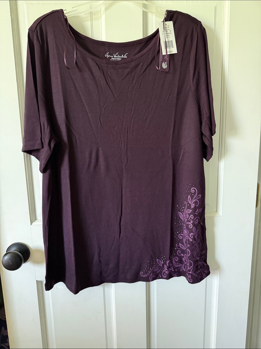 Gloria Vanderbilt Plum Short Sleeve Scoop Neck Tee with Side Floral Accent